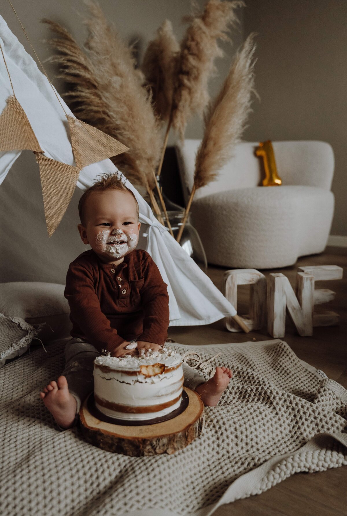 cakesmash fotograaf limburg, cakesmash fotograaf, cakesmash fotograaf haelen, cakesmash fotograaf roermond, cakesmash fotograaf leudal, cakesmashshoot haelen, cakesmash shoot leudal, cakesmash shoot roermond, cakesmash shoot, cakesmash fotograaf, cakesmash fotografie, cakesmash, cakesmash voor 1e verjaardag, cakesmash fotografie leudal, cakesmash fotografie in de buurt van haelen