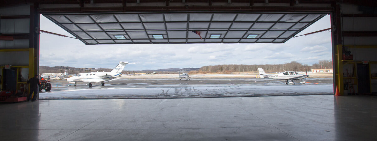 the-hanger-at-danbury-airport-ct-event-venue-4