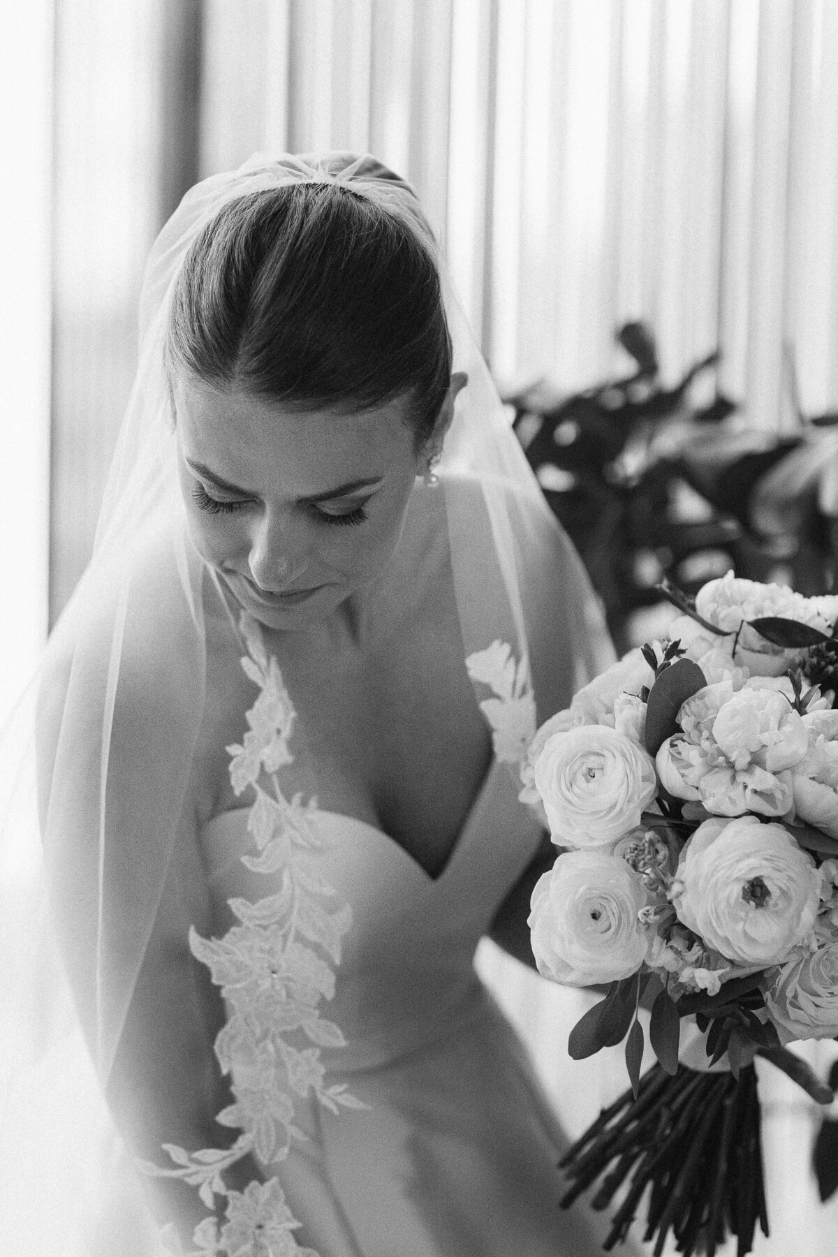 Four-seasons-wedding-Raphaelle-Granger-Luxury-Wedding-Photographer-Montreal-Toronto-11