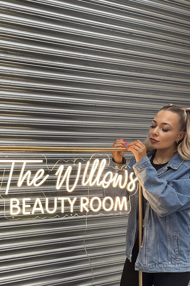 ellis-signs-custom-neon-salon-sign-newcastle-gateshead-north-east