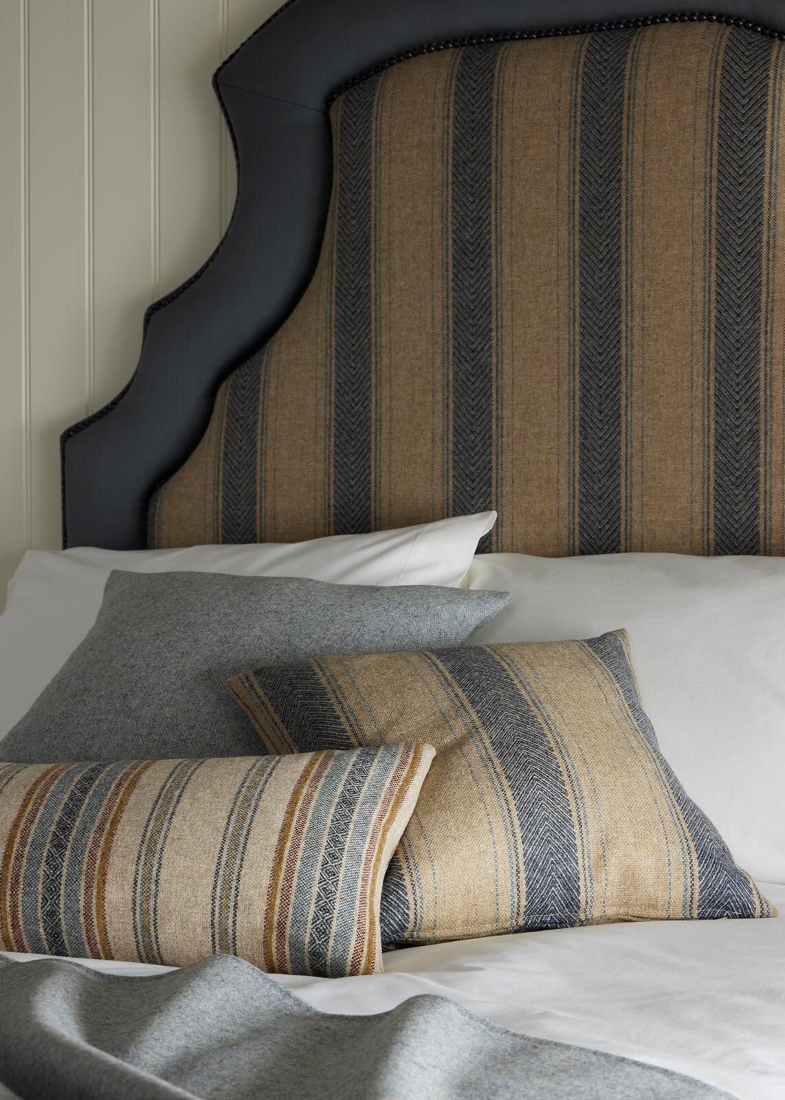 STRIPES & CHECKS_U1905-A01_REGENCY-NATURAL-DENIM_U1904-W01_BLENHEIM-NATURAL-DENIM_LIFESTYLE (6)