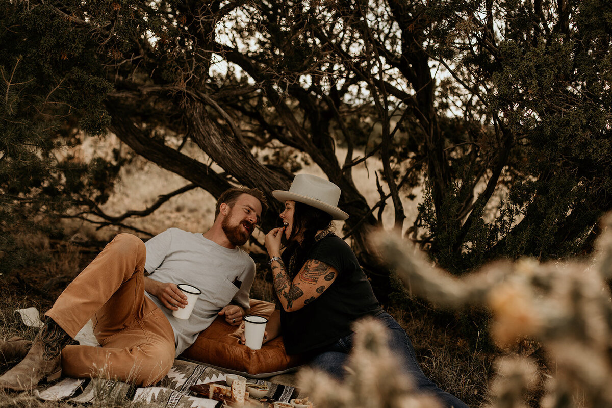 santa-fe-new-mexico-horseback-riding-engagement-photos (46)
