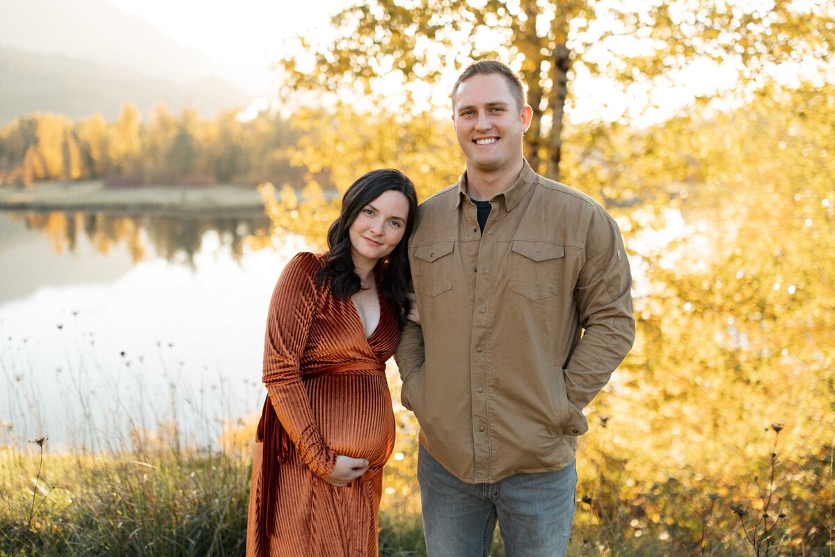 columbia-river-gorge-maternity-portraits-government-cove-15