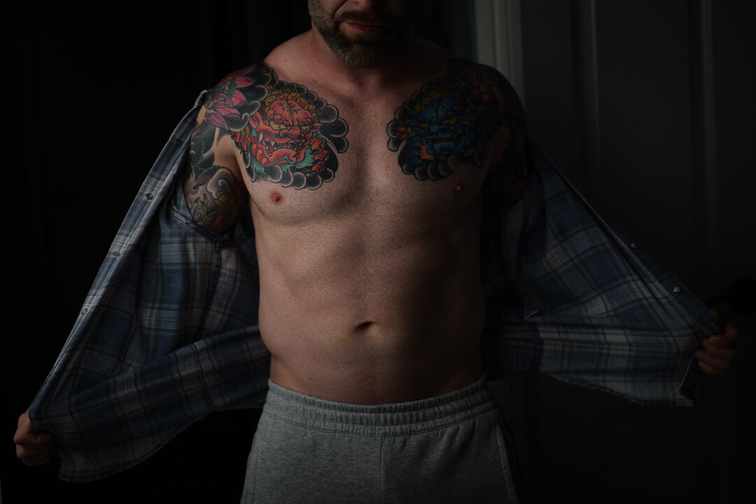 dallas-boudoir-photography-bepresentstudios-gray sweats-39