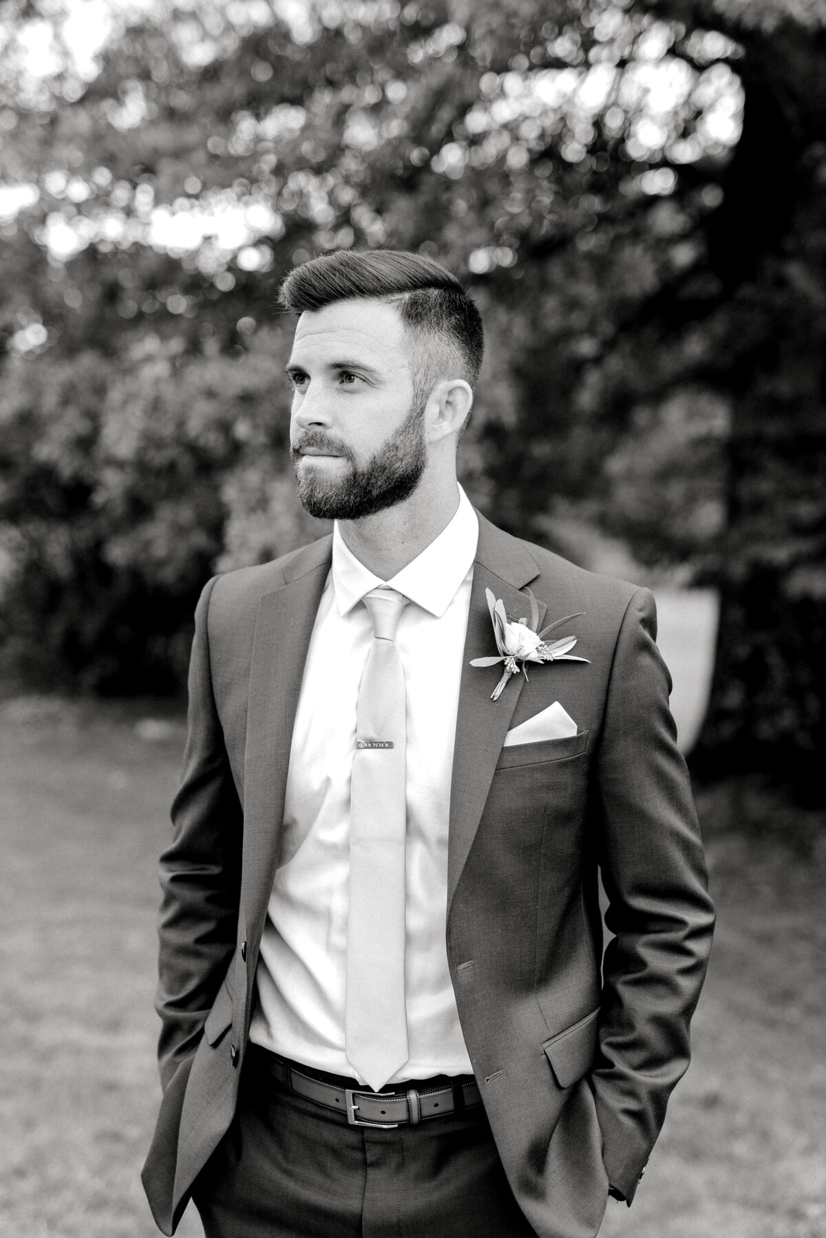 black and white groom portrait at Hartwood Acres Mansion