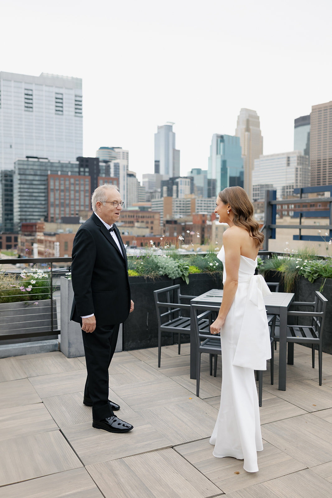 loui_photography_minneapolis_summer_wedding_stacy_tommy-7