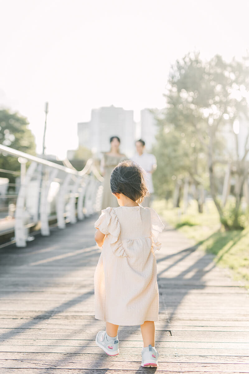 Maternity photo session in Tokyo shot by Yukika Ishikawa Photography