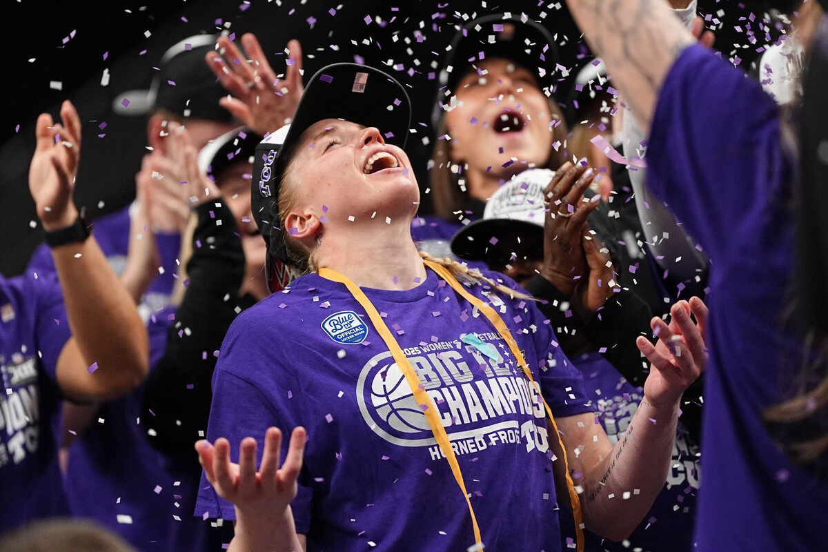 kansas-city-sports-photography-0223-celebrating-with-confetti