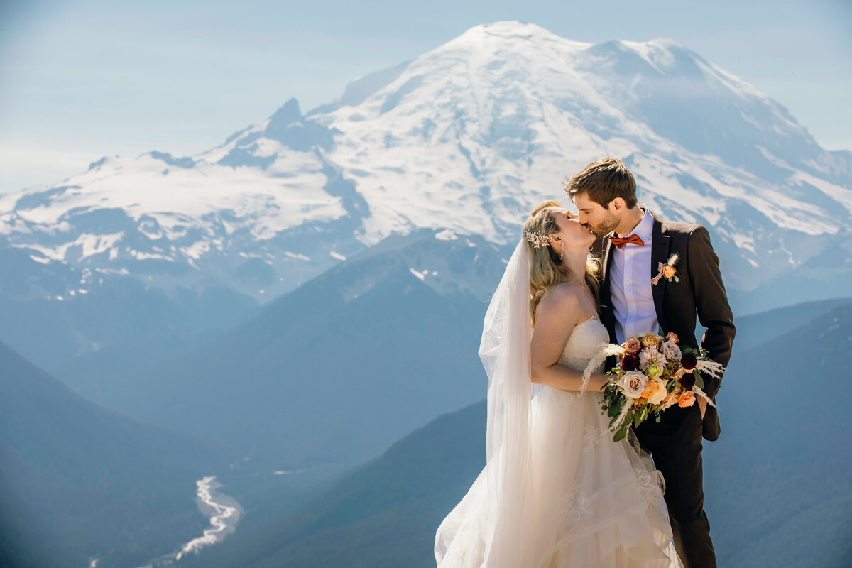 Seattle-adventure-wedding-photographer-James-Thomas-Long-Photography-177