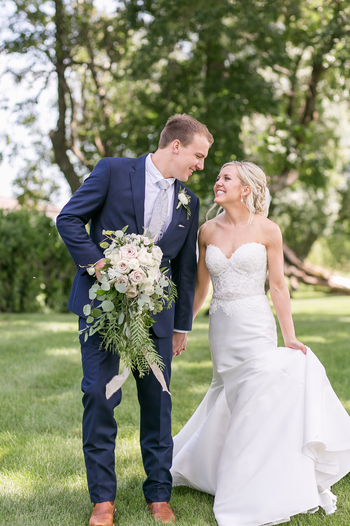 Abby-and-Brandon-Alexandria-MN-Wedding-Photography-KT-15