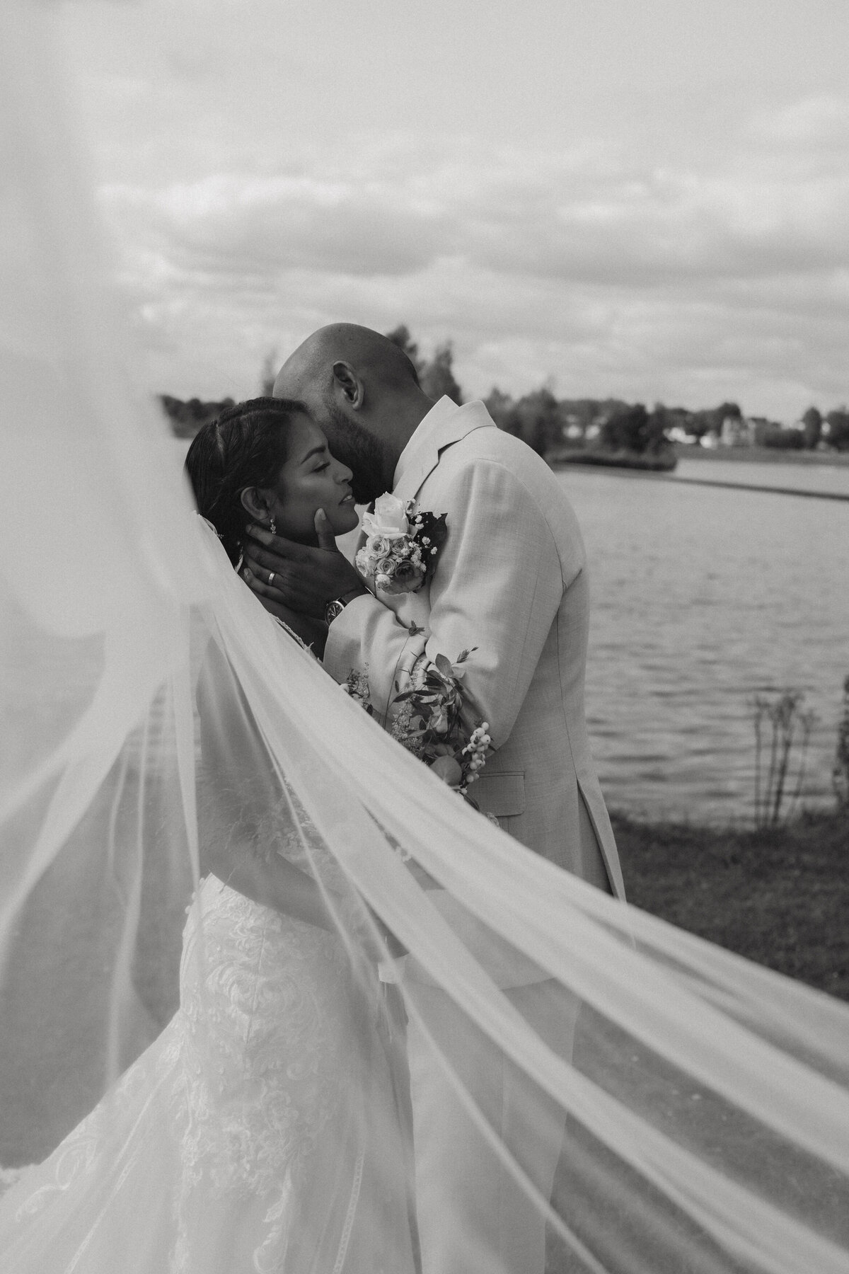 trouwfotograaf-amsterdam-wedding-photoshoot-netherlands-inhousecapture