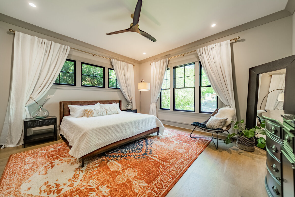 Black Windows Interior Design - Carolina Craftsman Builders