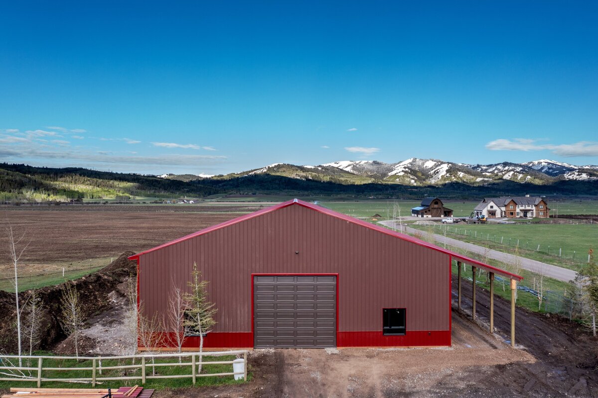 teton-mountain-ranch-barn3