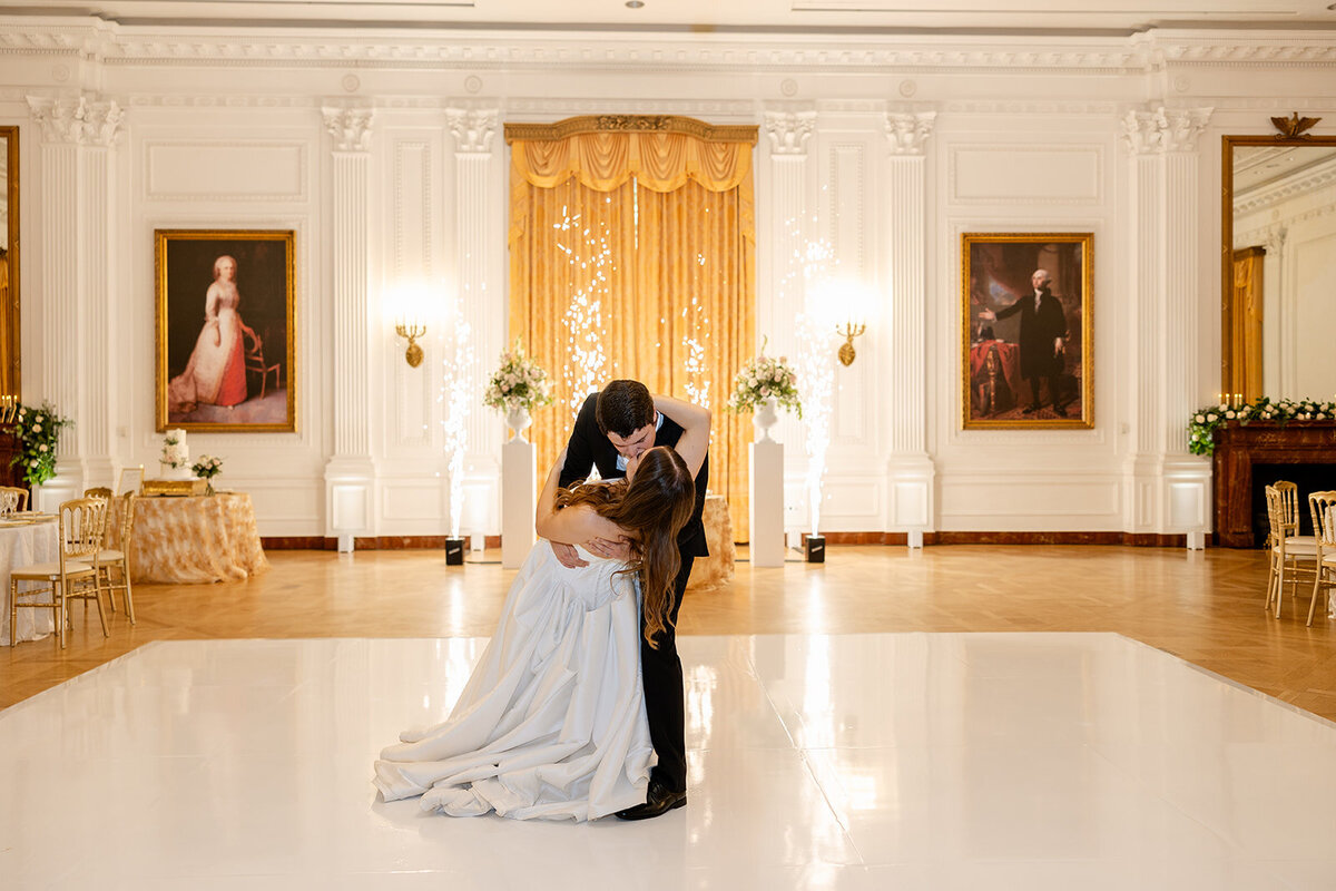 pretty-palm-leaf-event-co-dylan-and-erynn-wedding-at-the-nixon-22