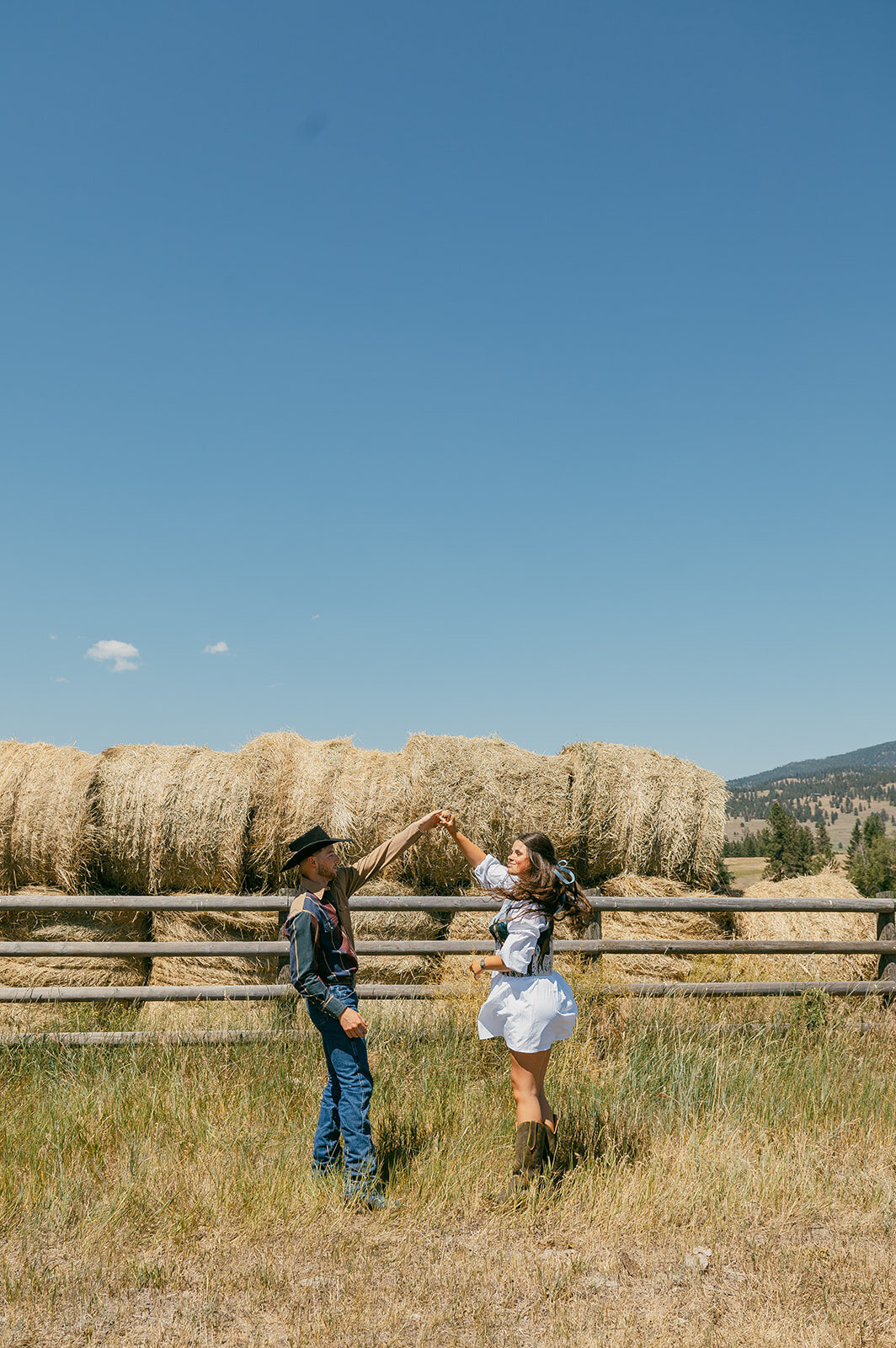 presley-gray-photo-haybale-forest-montana-elopement-7799