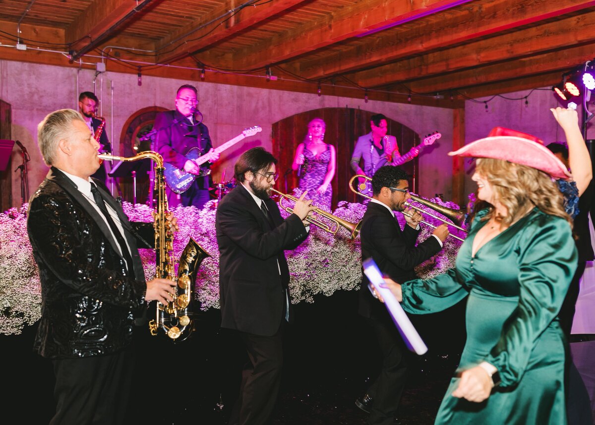 Lindsey-and-Justin-Wedding-Emily-Nicole-Photo-1083
