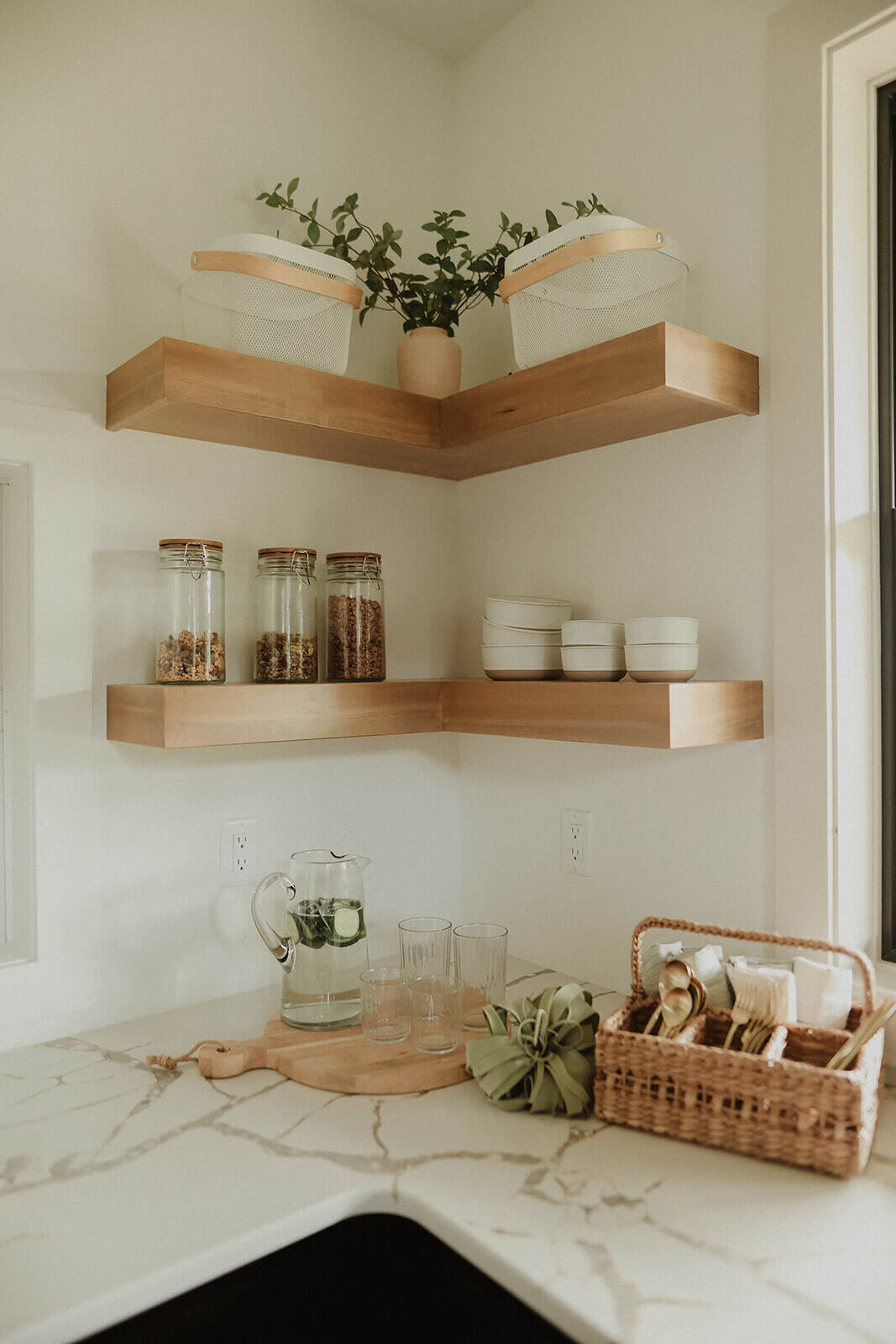 L-Ave-Pantry-Interior-Design-Grimes-Des-Moines-Waukee-West-Des-Moines-Ankeny-Lake-Panorama-Central-Iowa-3F1A2588