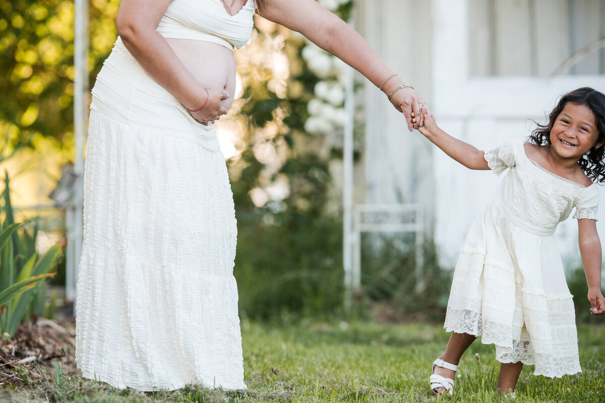 Mom & Me Mini Sessions at Wild Hearts Farm | Heleyna Holmes