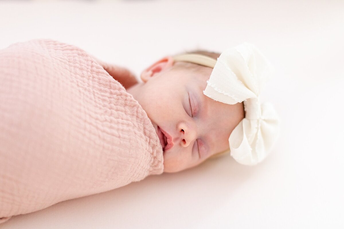 Newborn- Lifestyle-Photographer-WV-Wedding_0019