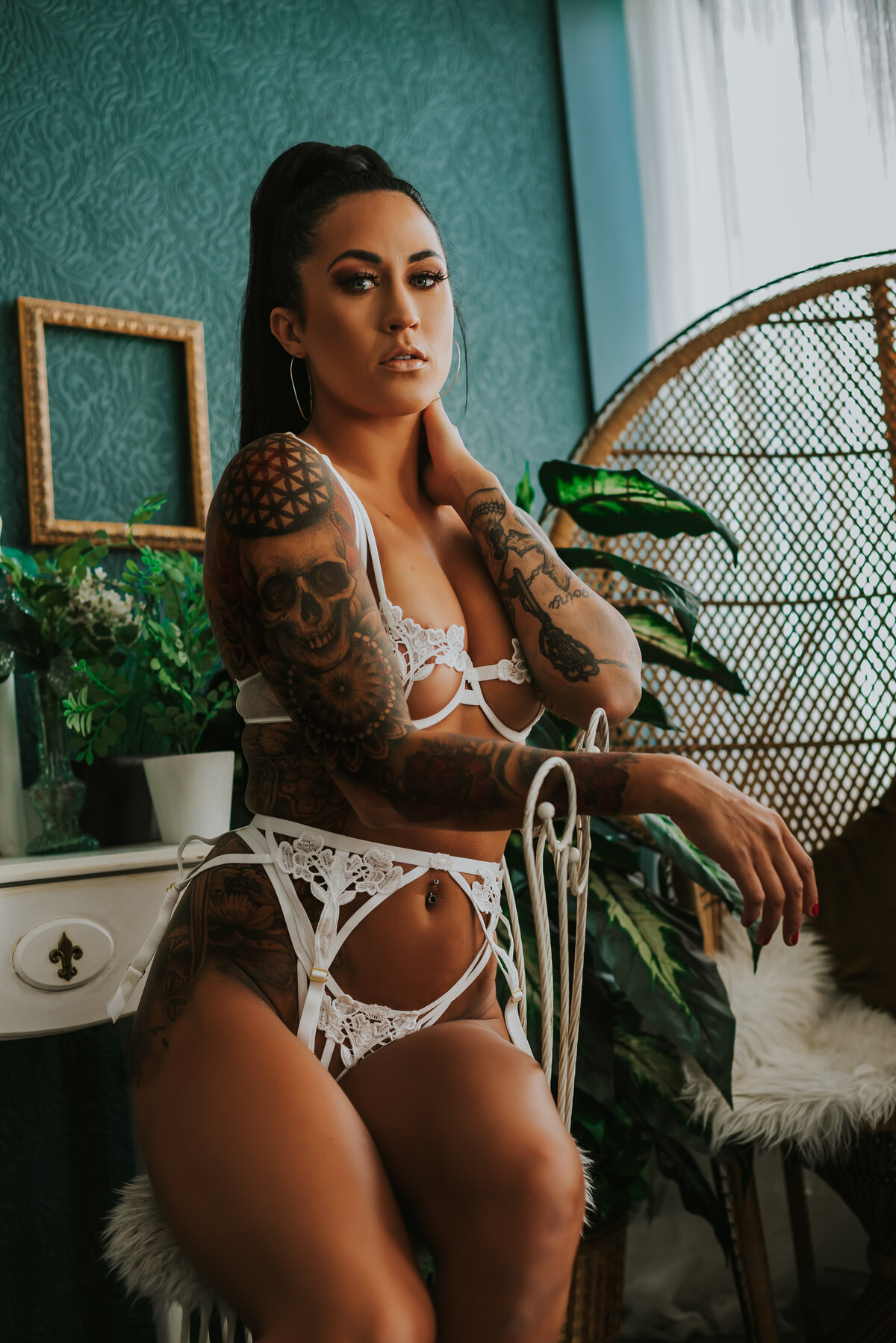 Riley Laurel Boudoir is a luxury boudoir experience located in Kamloops, British Columbia. Take a look at our portfolio to see our most recent work with our client, Lauren.