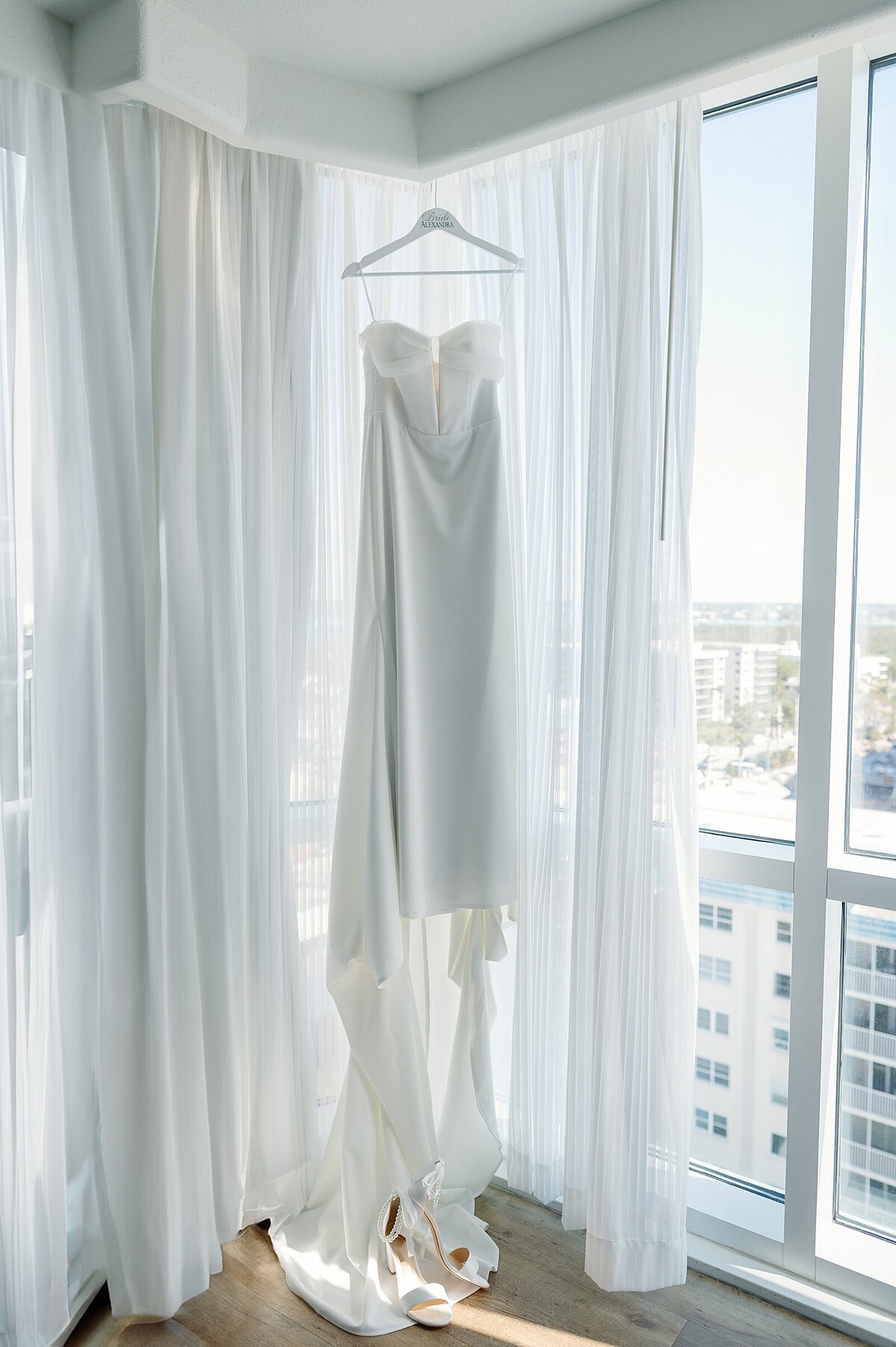 Lido-Beach-Resort-Wedding_0003