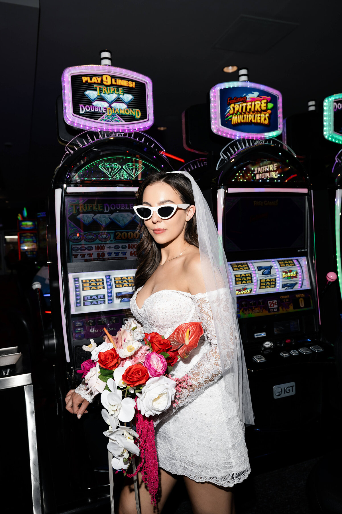 83riskyexposure_hannah-rory_las-vegas-elopement-photography