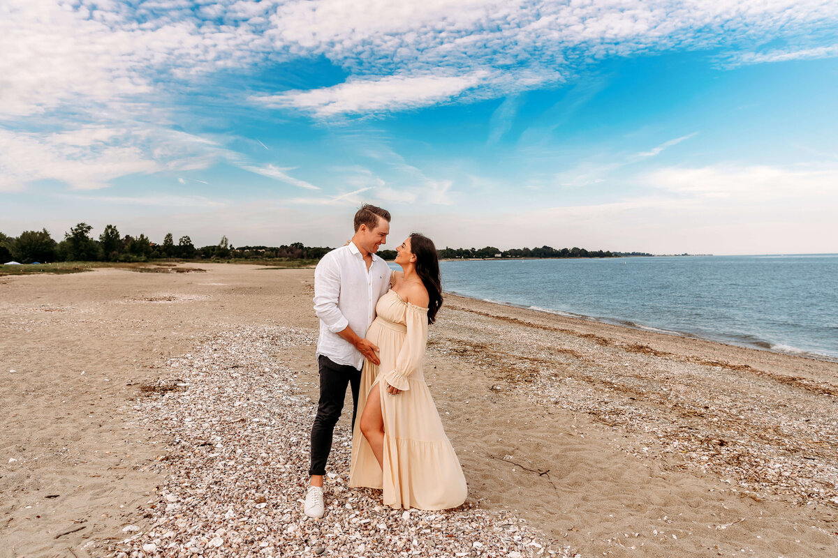 darien-maternity-portrait