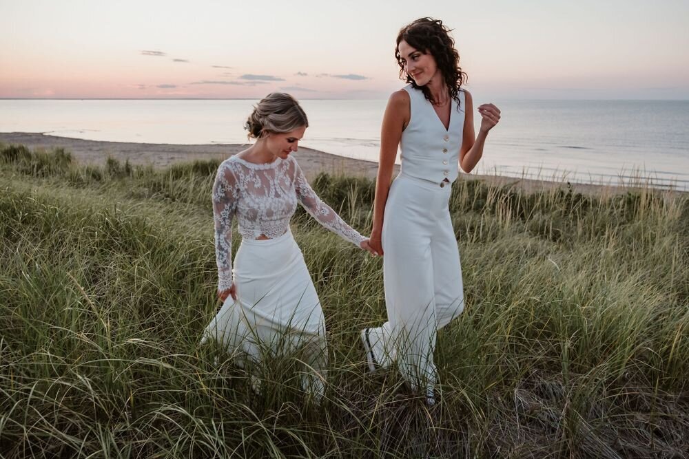queer-canadian-wedding-photographer-00089-4057432a-1000