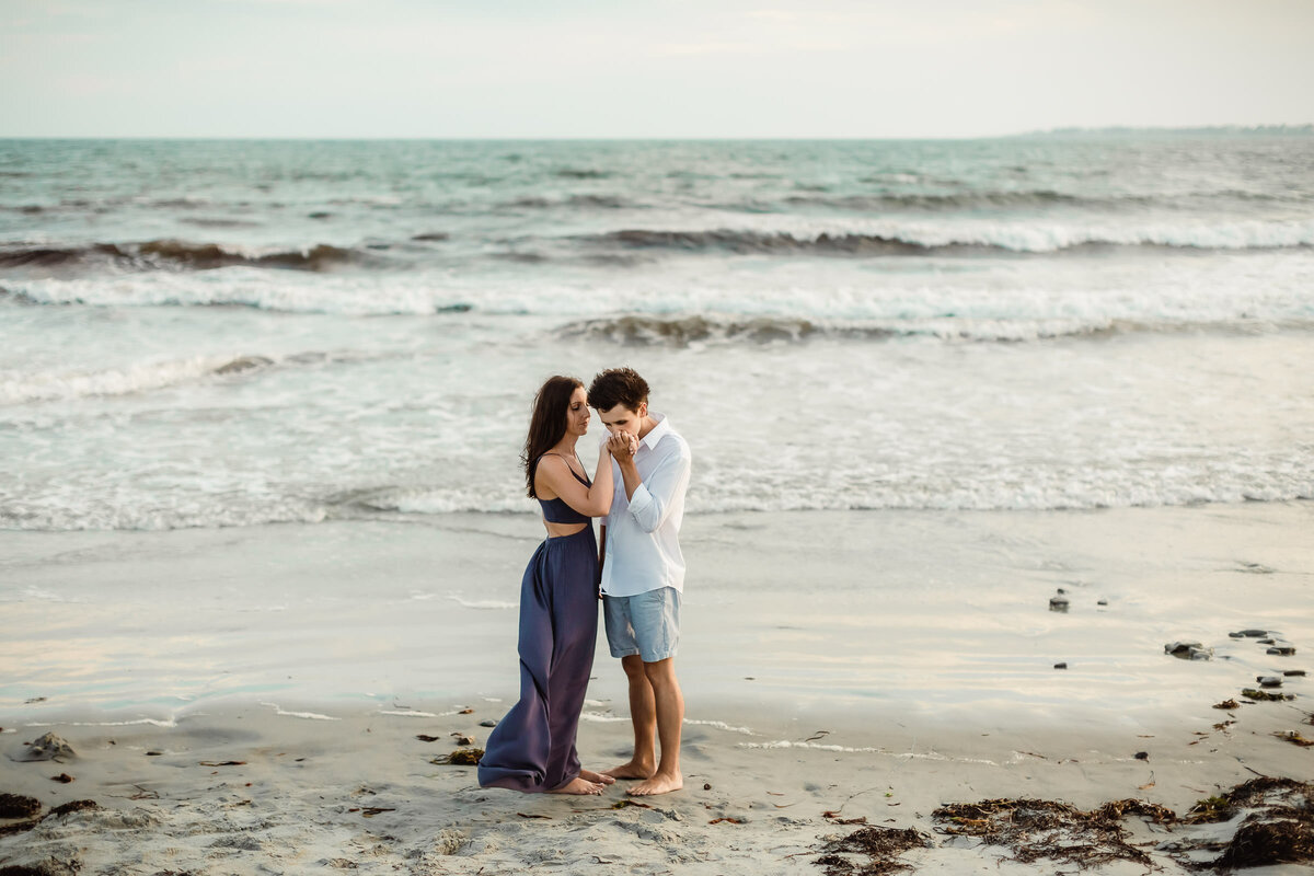 Nicole-Marcelle-Photography_030_sachuest-point-engagement-session