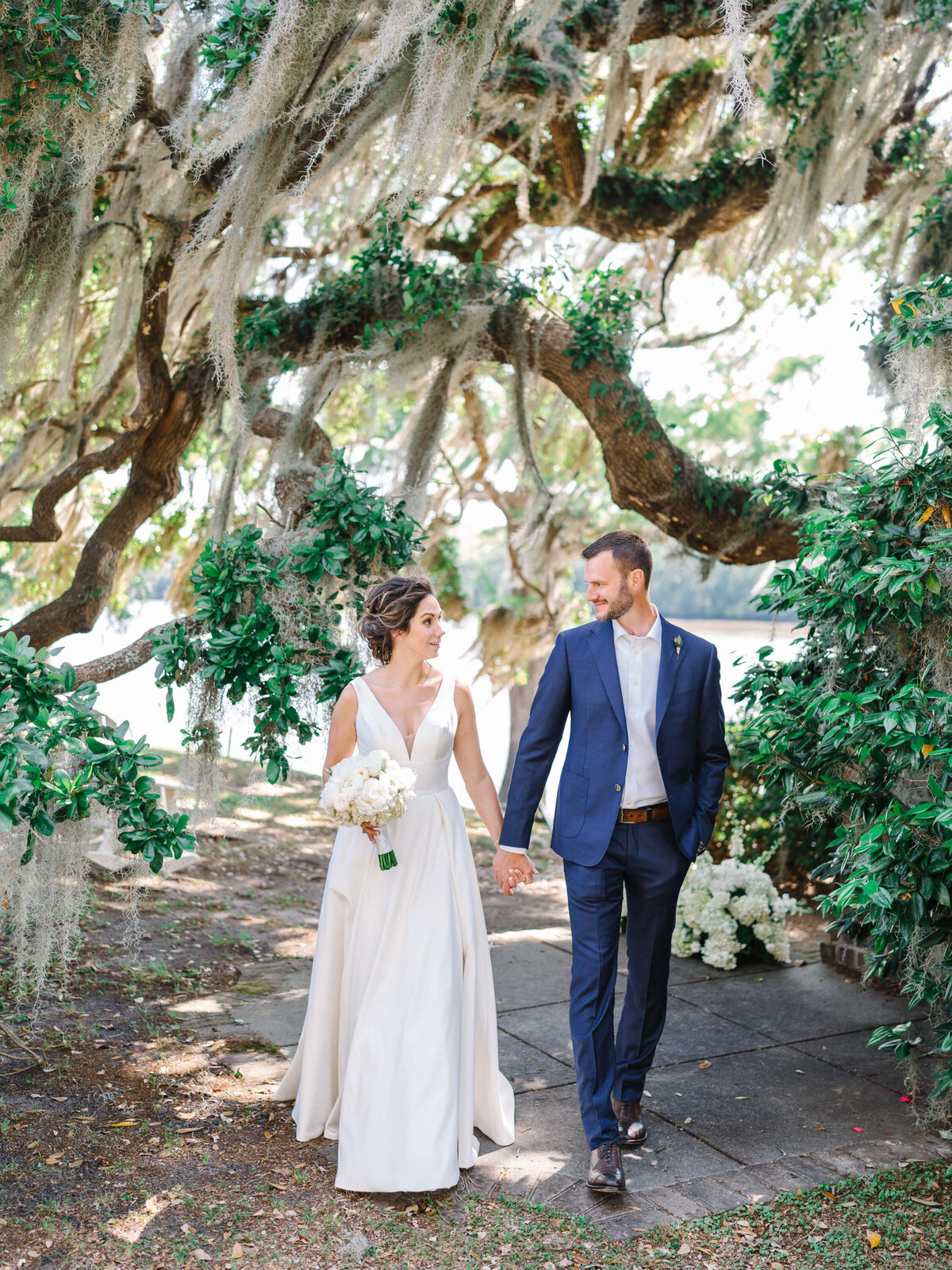 Pawleys Island Wedding Photo Ideas - Wachesaw Plantation Wedding Photographer