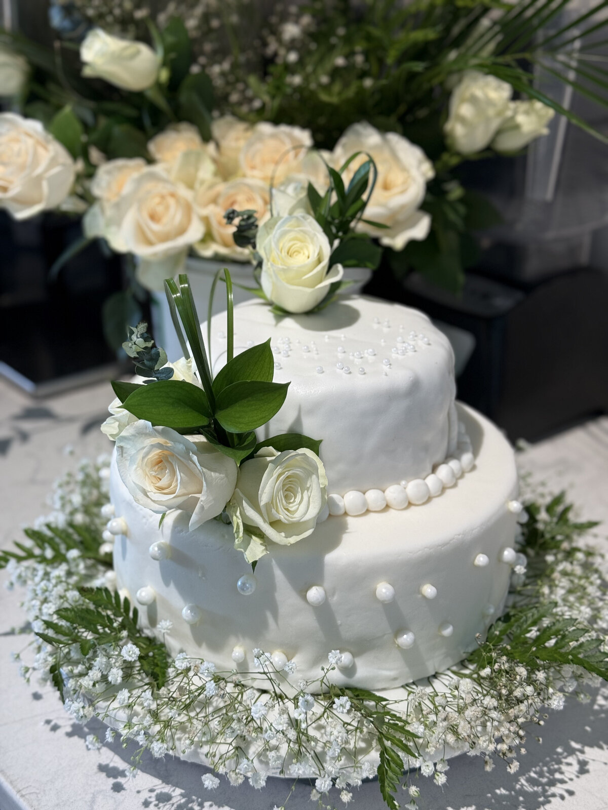 regina-wedding-cake-with-floral-designs