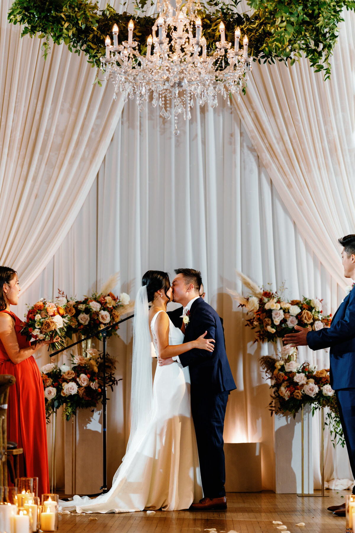 Aspen-Avenue-Chicago-Wedding-Photographer-Ivy-Room-Korean-Elegant-Modern-Romantic-Timeless-Jenny-Yoo-Elegant-Event-Lighting-City-True-To-Color-Vibrant-FAV-93