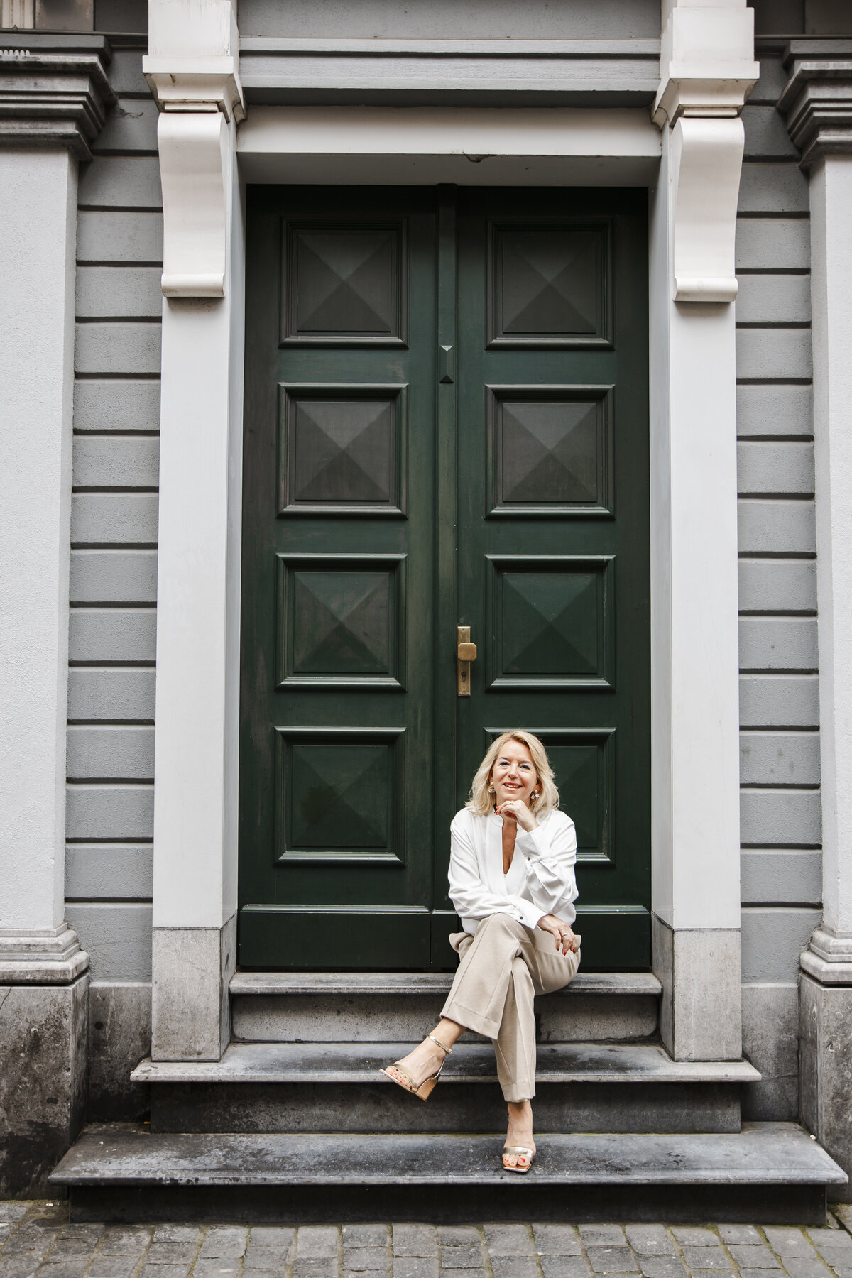 Laura, cityshoot 5 juli 2024 door Studio Lorá Photography-4