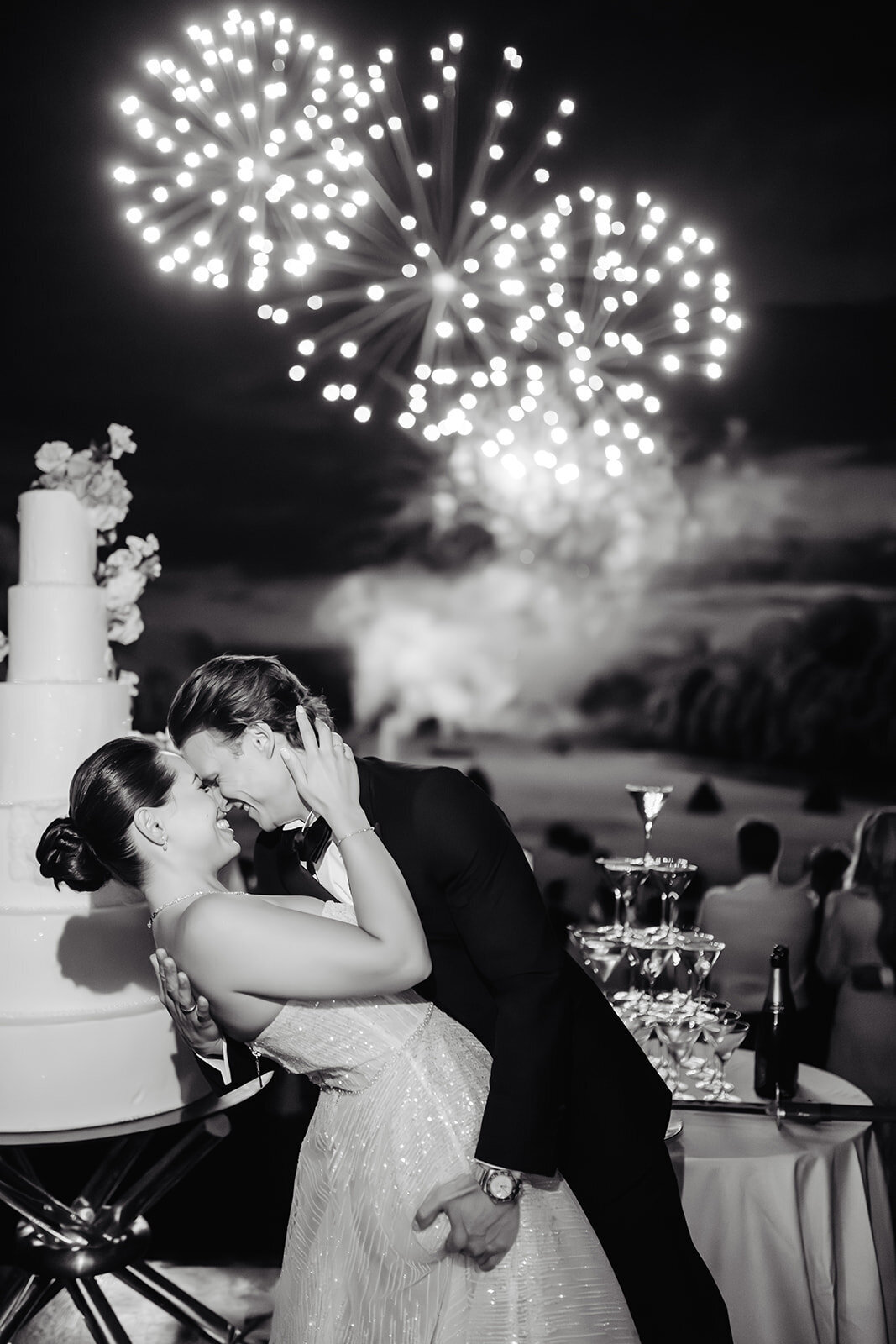 MorganeBallPhotography-Wedding-ChateauChamplatreux-SandyDavid-12-WeddingCake-78-_websize
