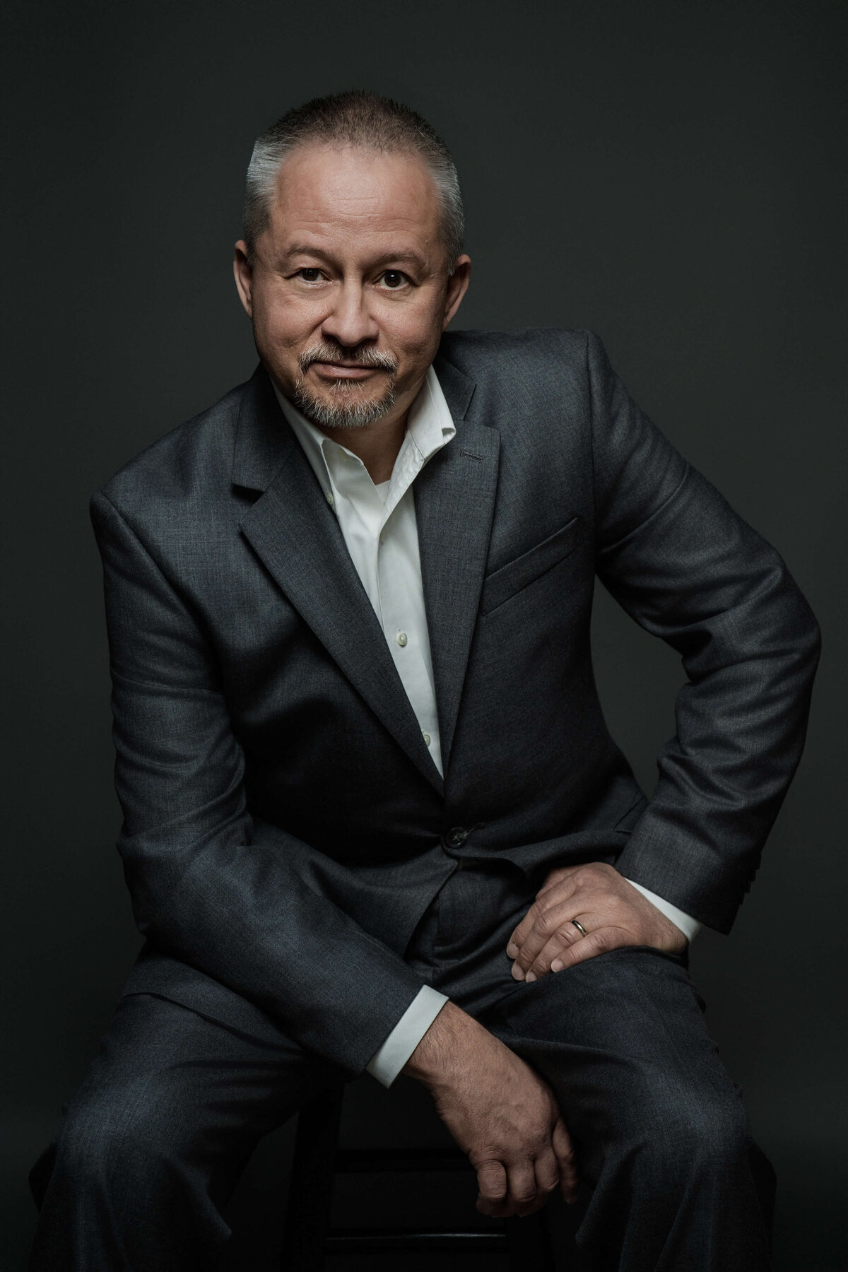 birmingham-headshot-photographer-breanne-fine-portraiture-corporate-attorney-opt
