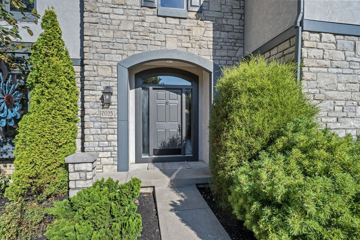 6-web-or-mls-A7407611