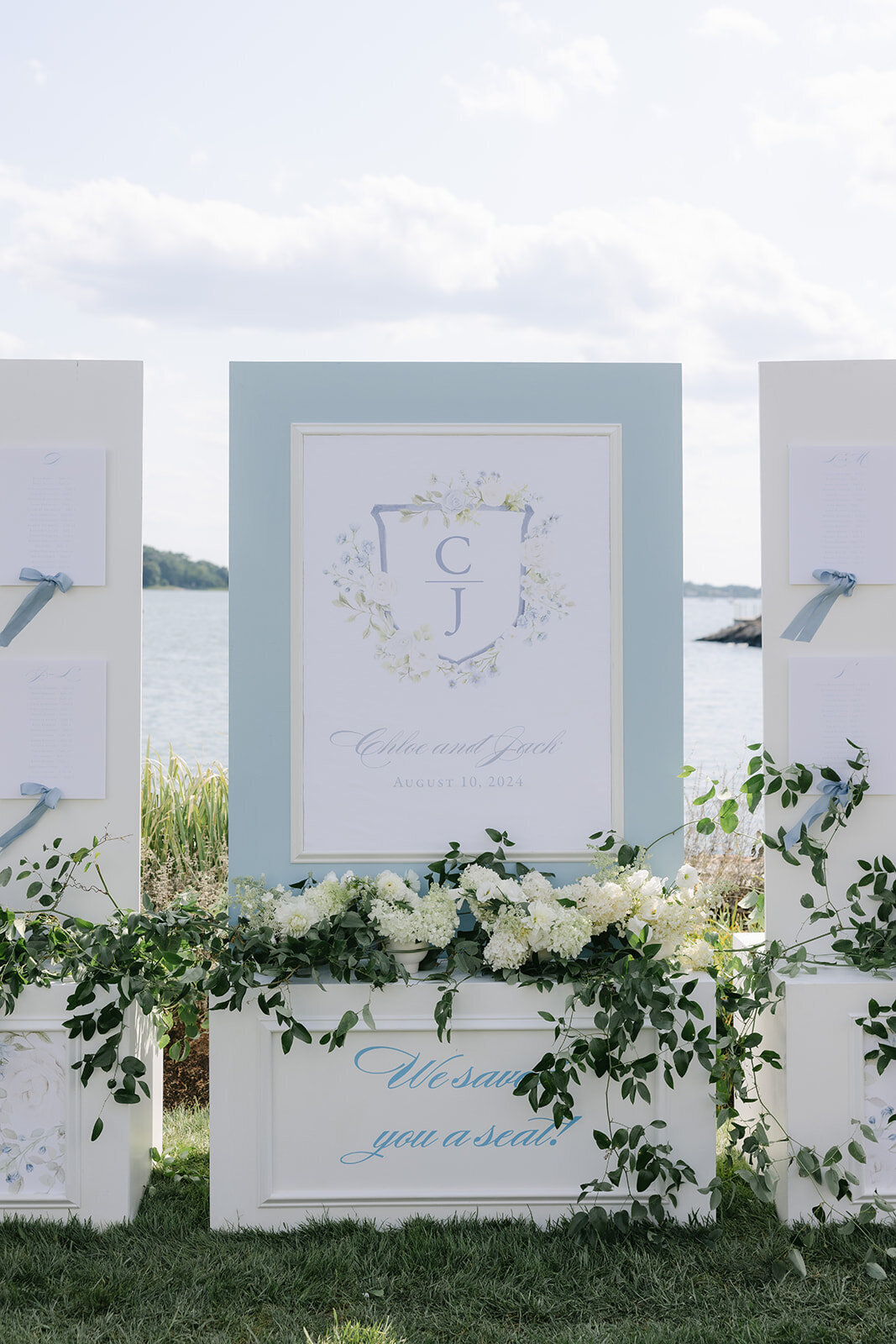 coastal-seating-chart-display-inspiration