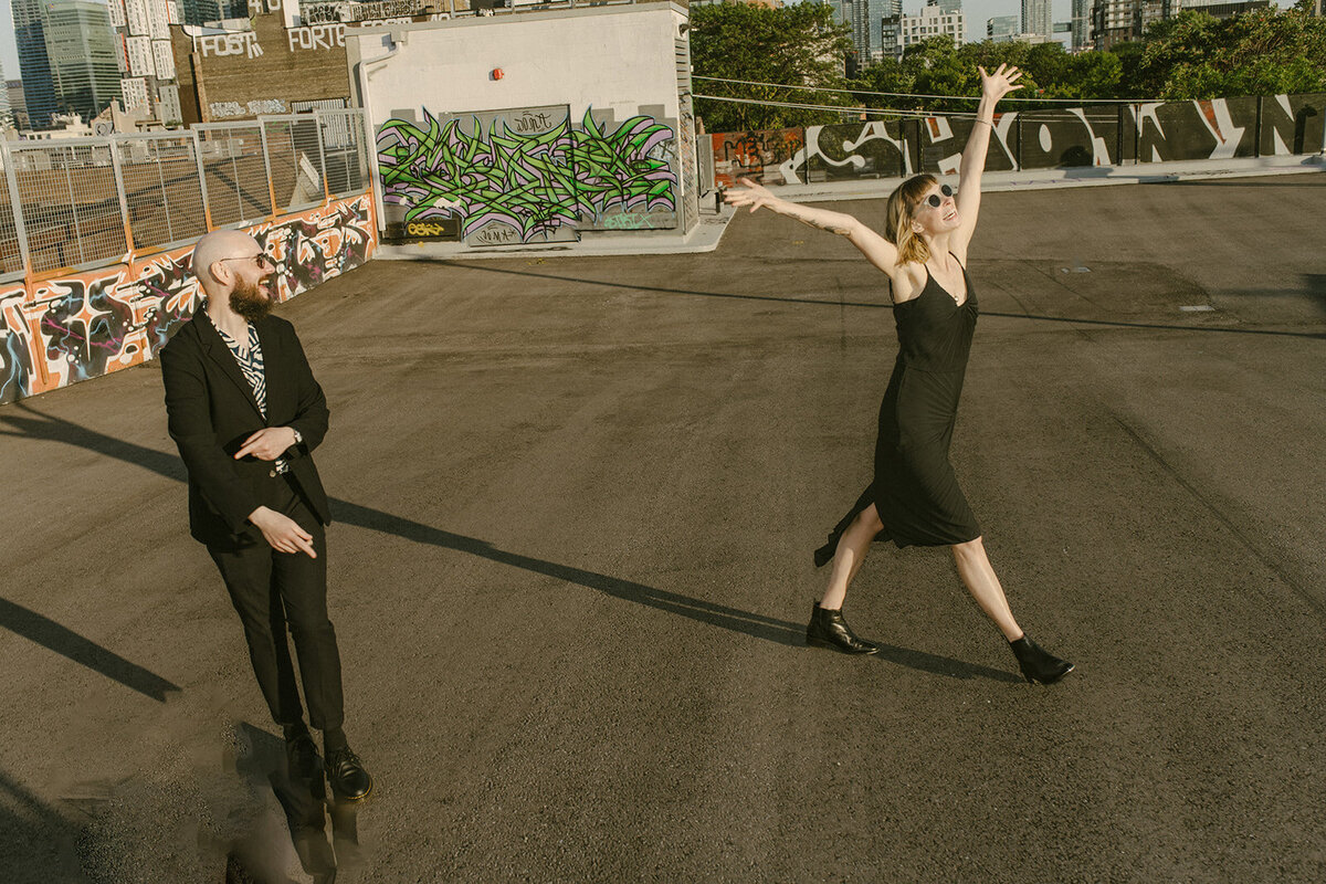 toronto-city-elopement-kensington-market-freespirited-romantic-fun-authentic-wedding-photography-2630