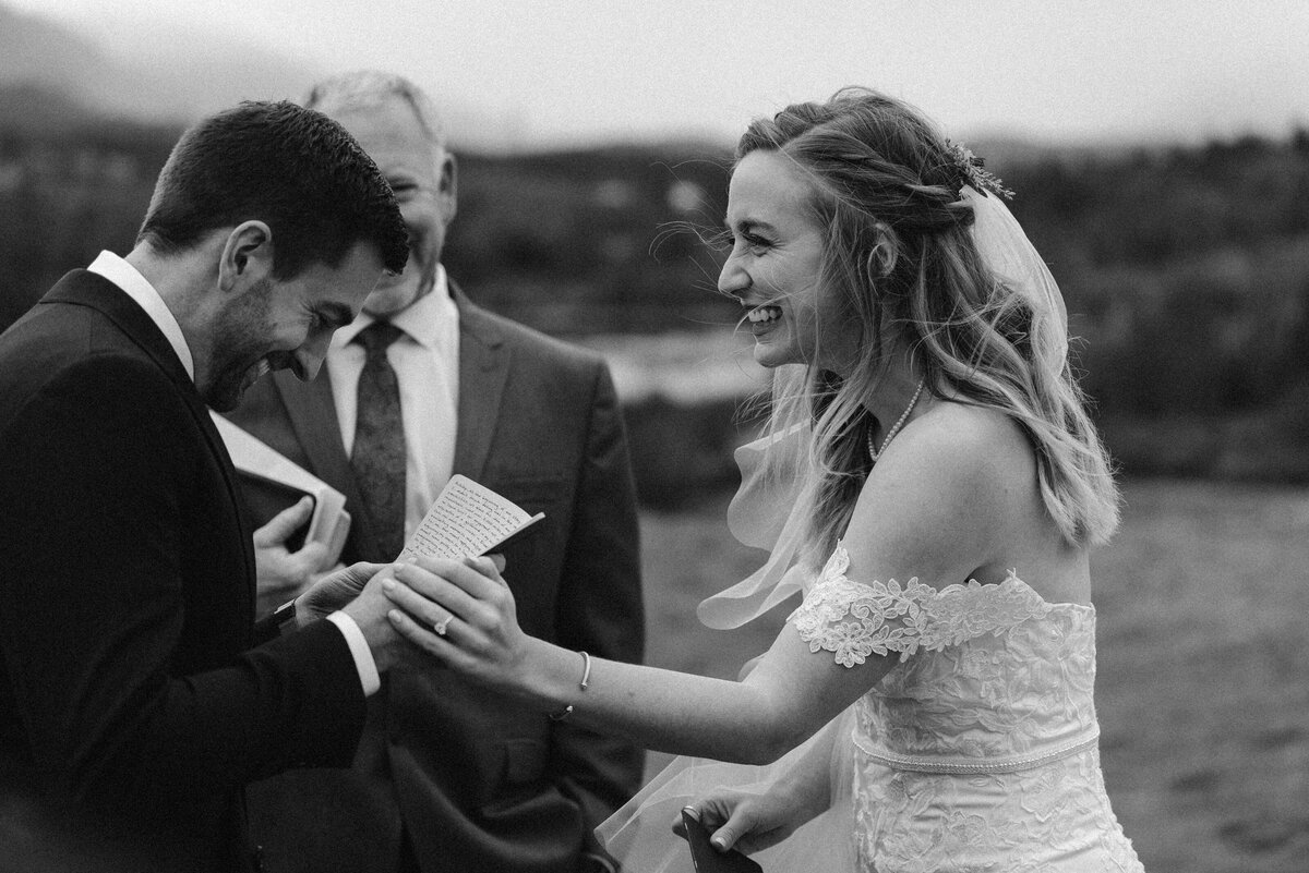 Bride and groom elopement in Oregon