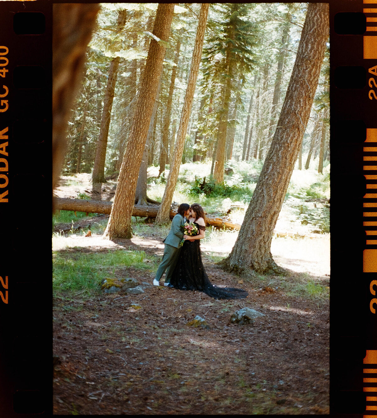 HomeScans_Brenda&JanieElopementPhotos_OregonWeddingPhotographer_KuroCreativeHouse-22