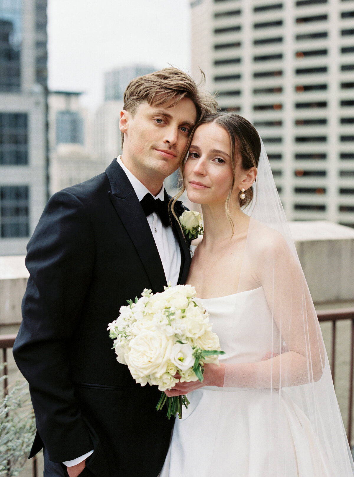 best-seattle-wedding-photographers-the-tenneys-at-washington-athletic-club-17