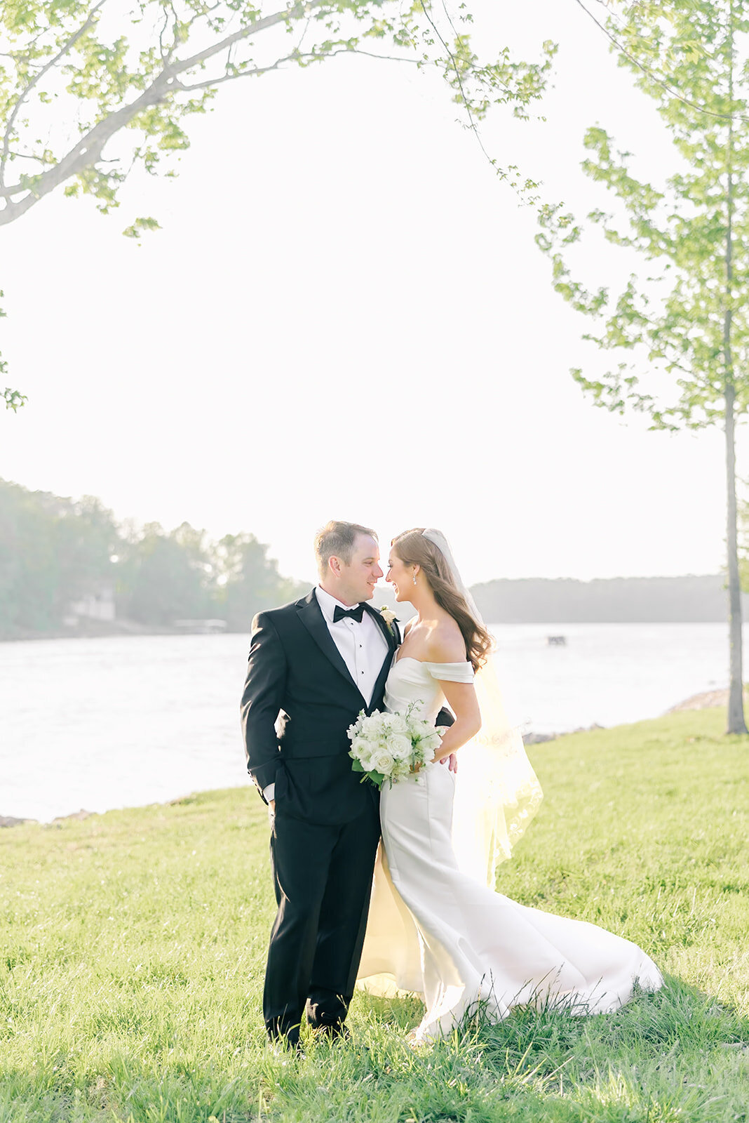 Winchester Wedding _ Lauren Elliott Photography _ John & Shea Brewer Previews-1-2