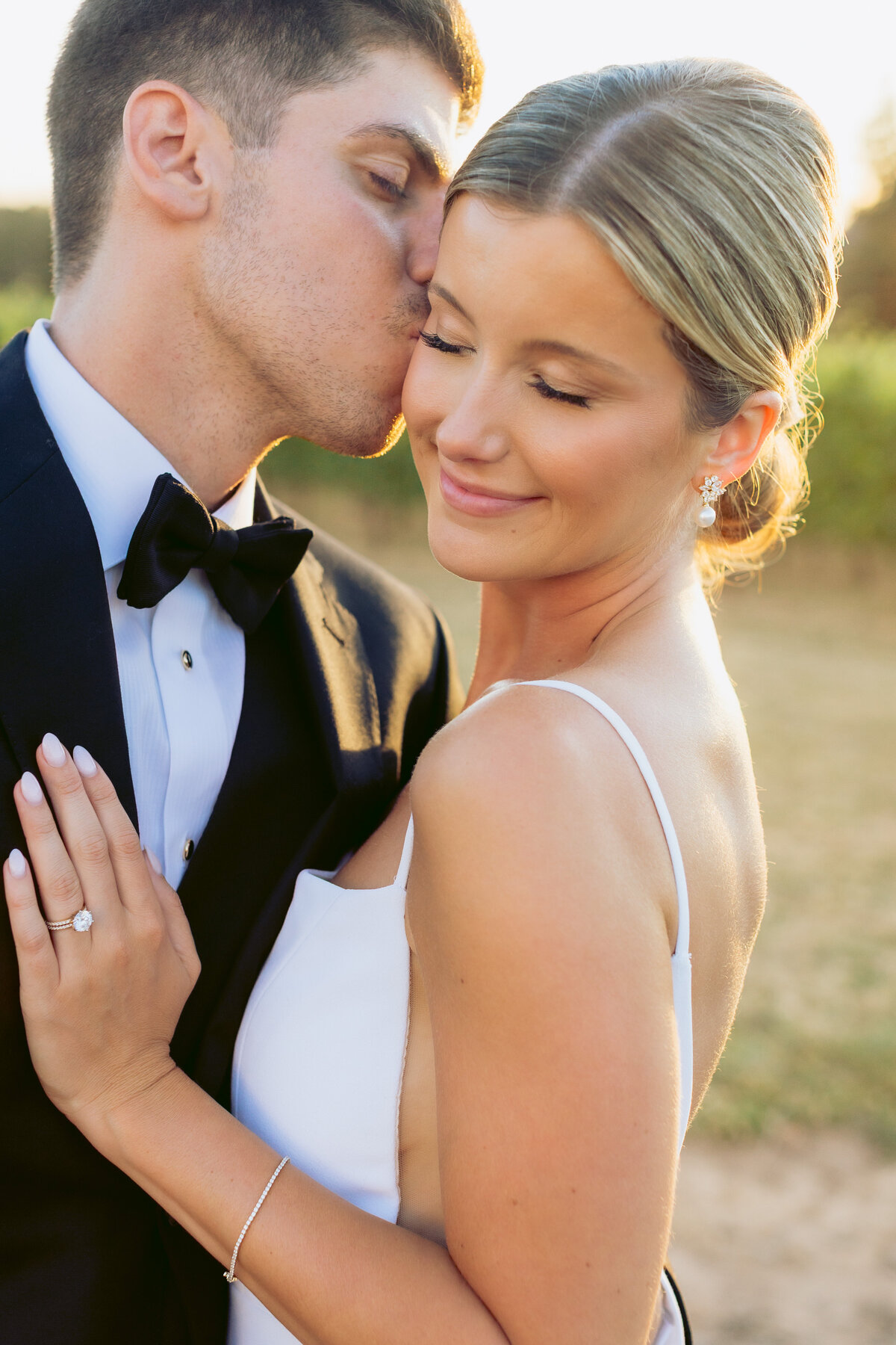 Emma-Tanner-Oswego-Hills-Winery-Wedding-ANIKO-59