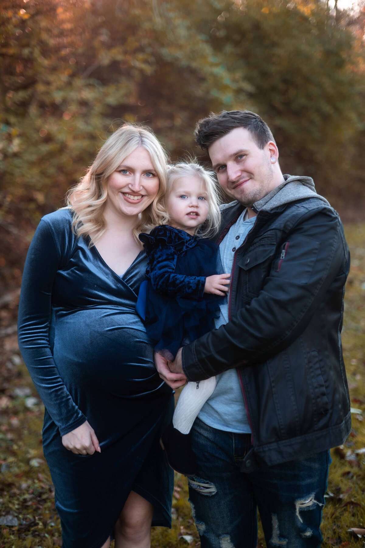 Maternity-Fall-Family-Photos-Indianapolis