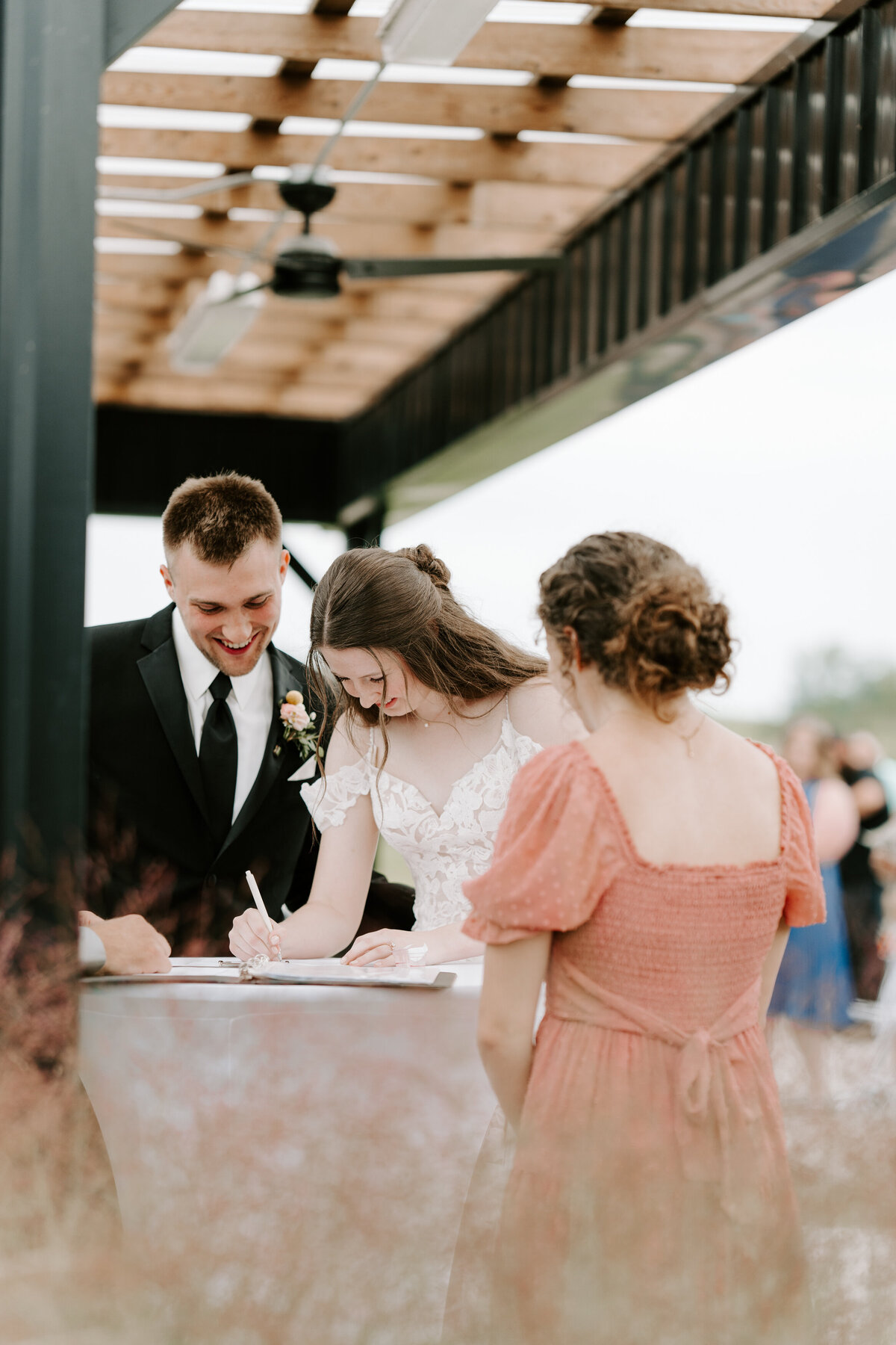kraber-the-gathering-grounds-iowa-wedding-111