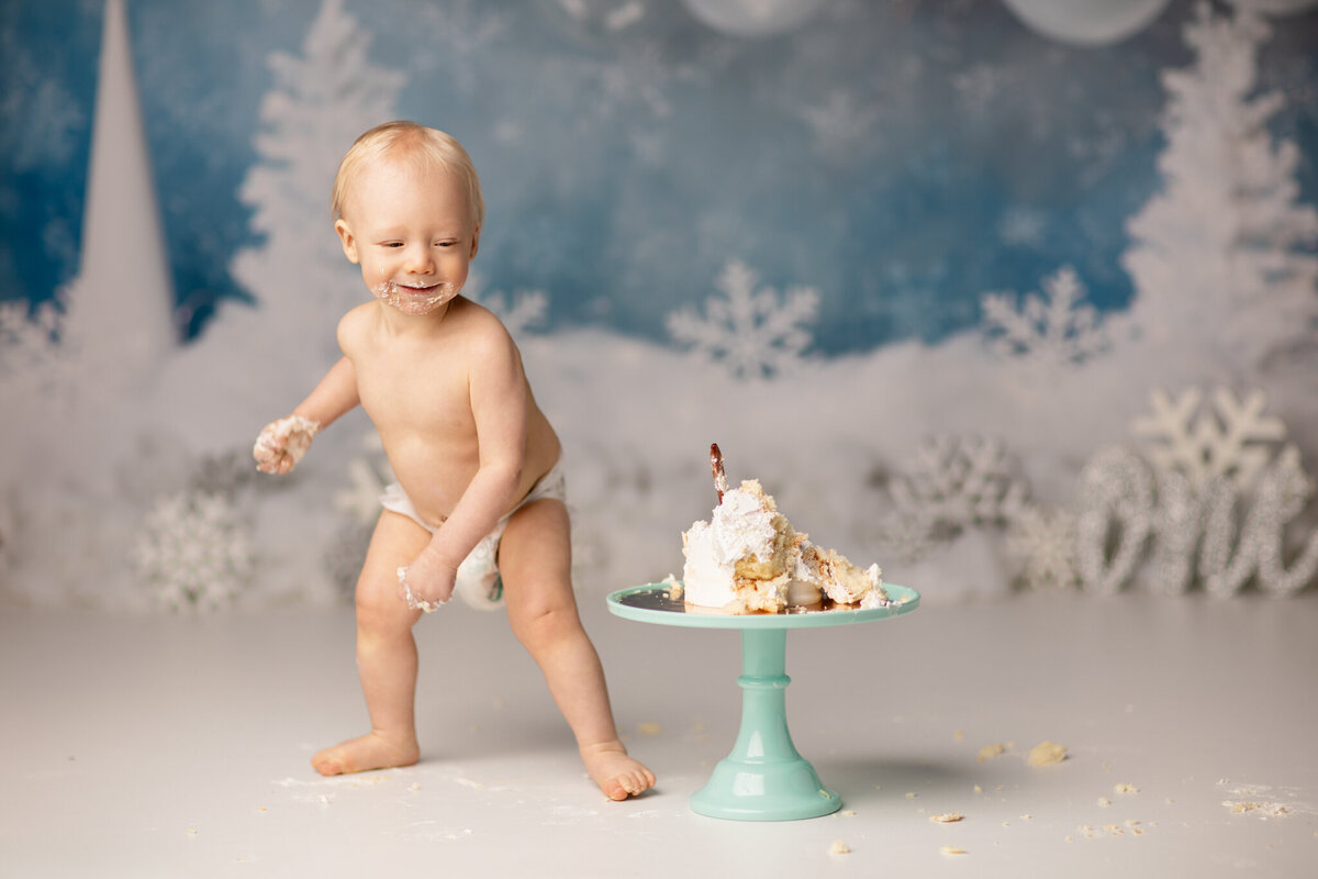 best Springdale AR cake smash photographer,, cake smash photography near me Farmington AR. Rogers AR baby milestone sessions