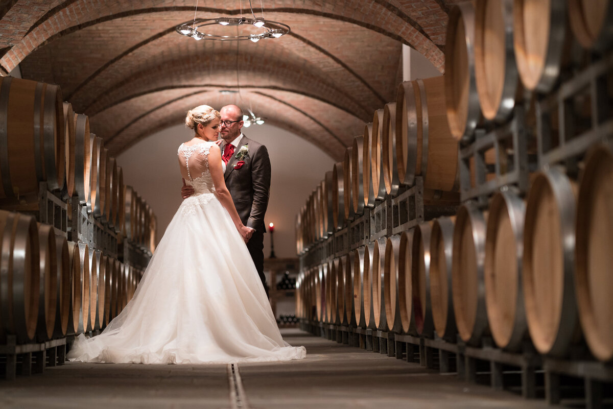 Chur-Hochzeit-Weinkeller-Fotograf-Musto-Studios