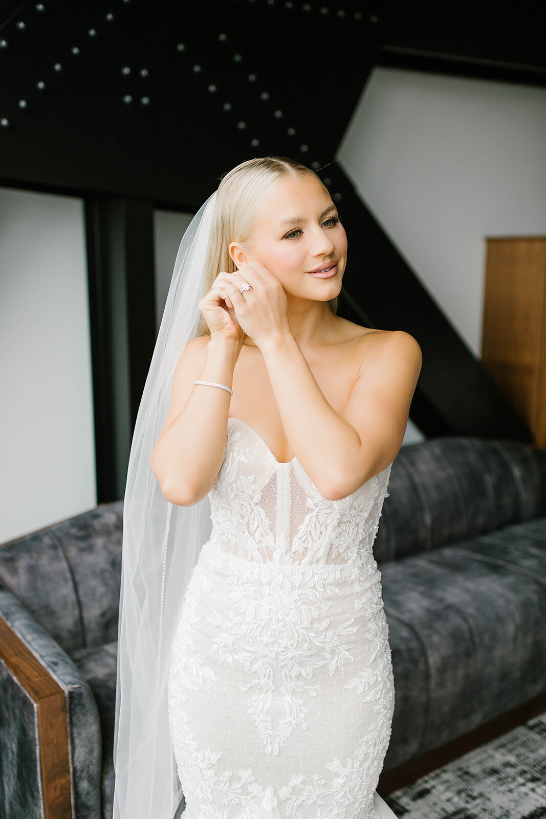 Rebecca Shehorn Photography Micah and Katie_s Bottleworks Hotel Indianapolis Wedding-208