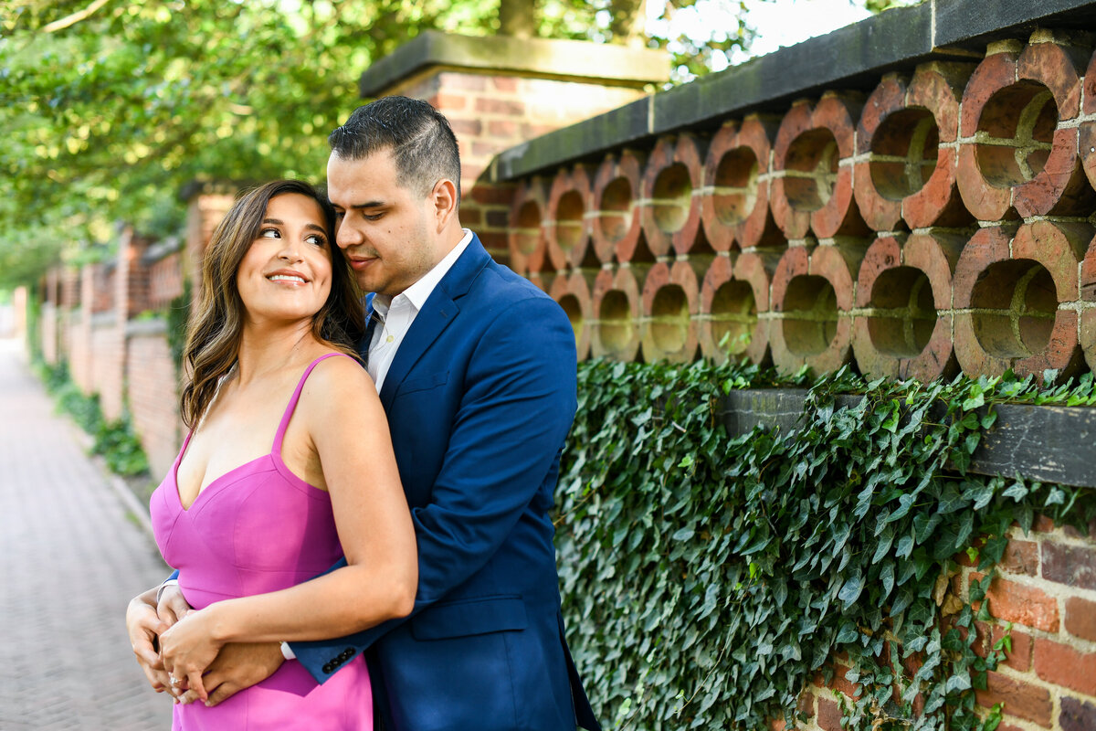 engagement-session-in-georgetown-washington-dc-latino-couple-1