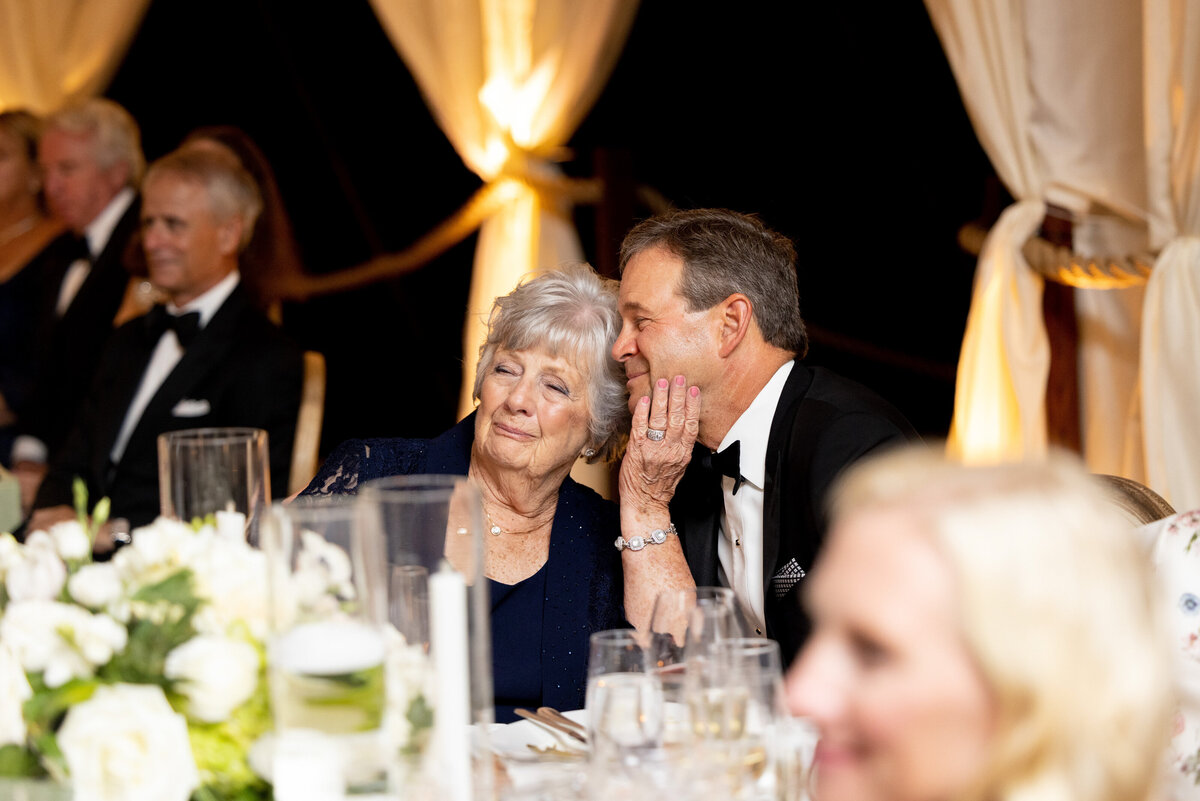shoreacres-lake-bluff-tent-wedding-by-olivialeigh-106